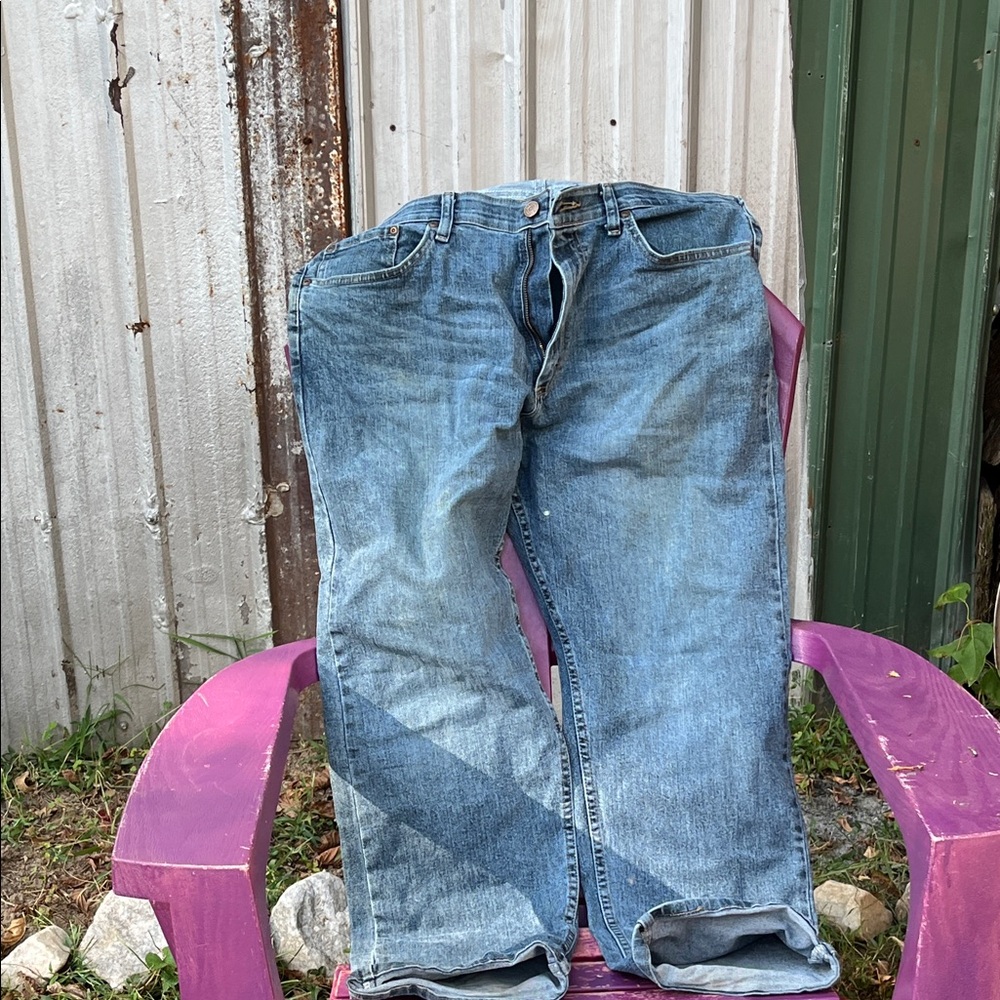 Wrangler Relaxed Fit Light Blue Jeans